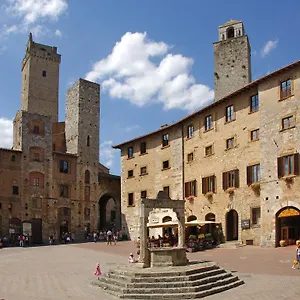 https://leon-bianco.it-tuscanyhotel.com